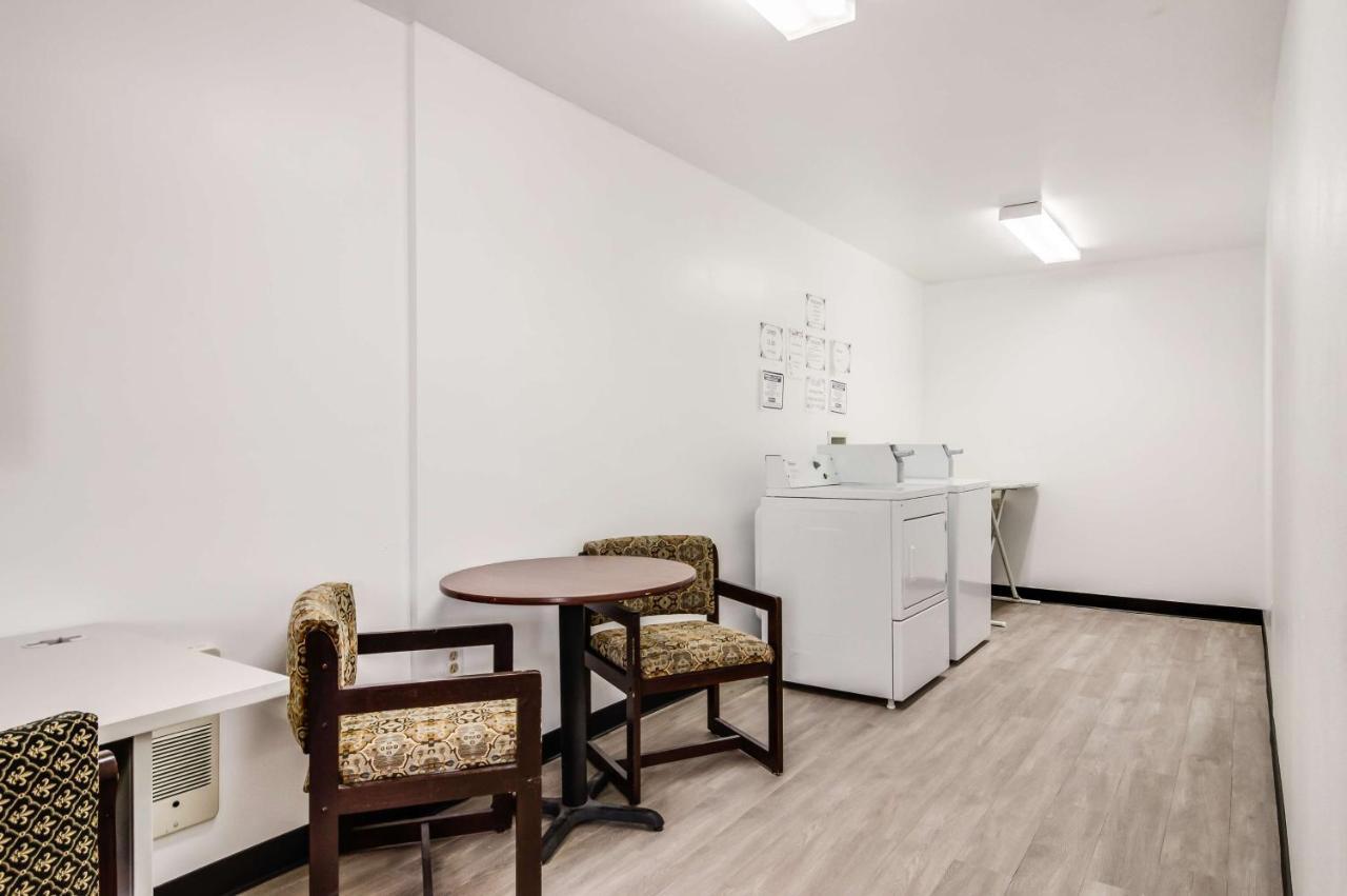 Guesthouse Montesano Bagian luar foto